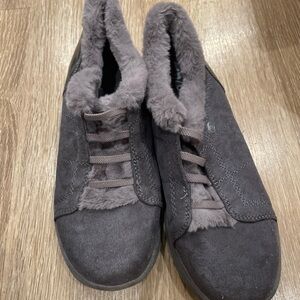 Bzees Women’s Golden Ankle Boot, Size 8W, Faux Fur Lined